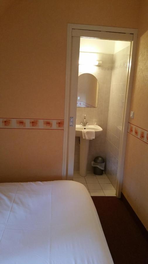 Le Grillon Hotel Pontorson Exterior foto